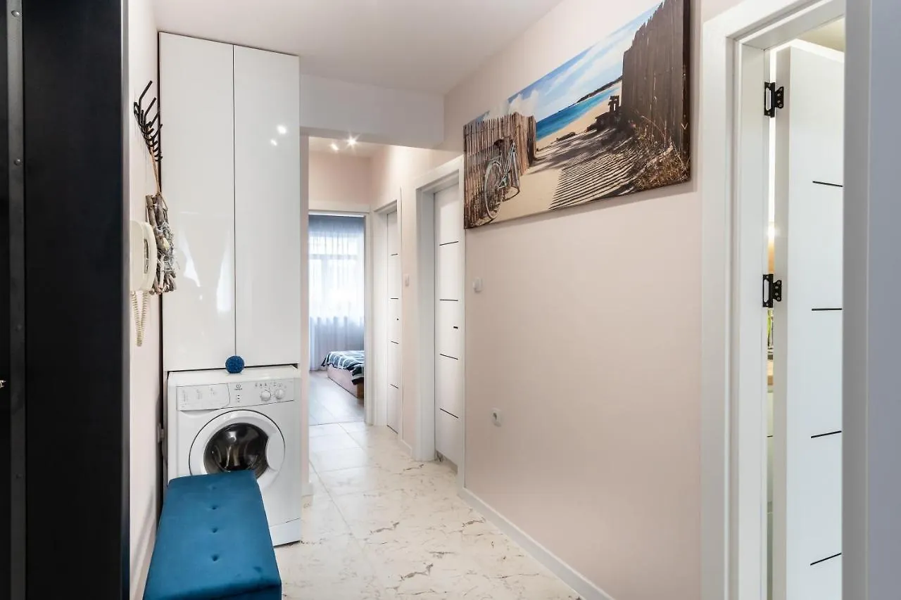 Radi'S Coastal Chic Apartment Varna