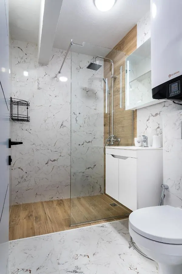 Radi'S Coastal Chic Apartment Varna