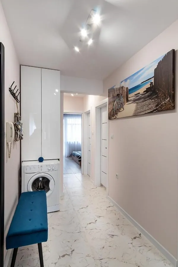 Radi'S Coastal Chic Apartment Varna